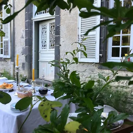 Auberge de jeunesse Le Grand Enclos - *